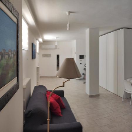 Seagull Apartments - Front And Sea View & Airport Bari Exterior photo