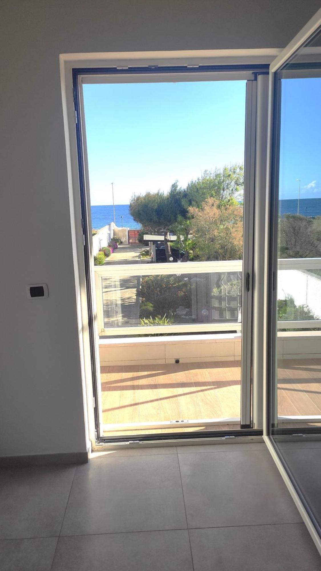 Seagull Apartments - Front And Sea View & Airport Bari Exterior photo