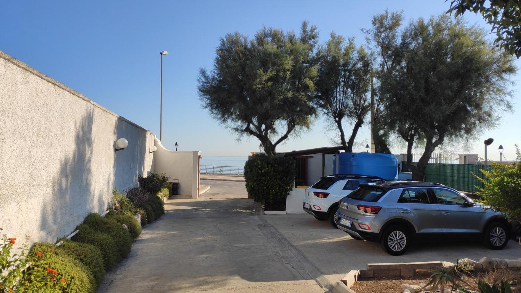 Seagull Apartments - Front And Sea View & Airport Bari Exterior photo